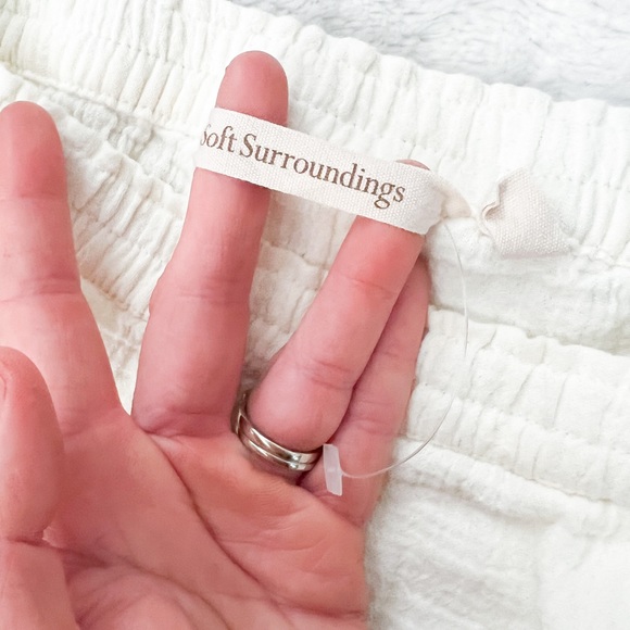 SOFT SURROUNDING Gauzy Wide Leg Cream Ruffle Hem Layered Pants - Picture 5 of 11